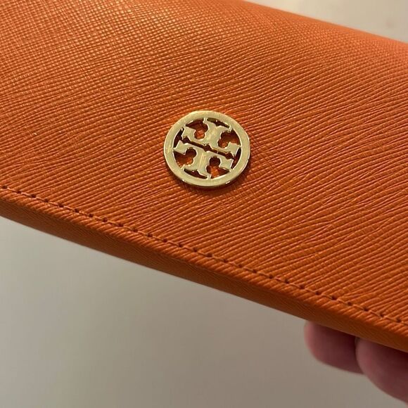 Tory Burch Eyeglass Case & Bag - Picture 3 of 7